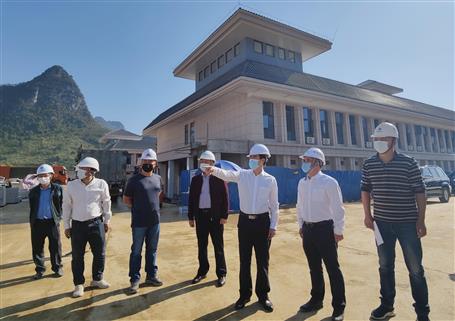 徐丹華到河池市企業(yè)教育基地項(xiàng)目調(diào)研