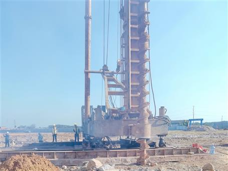 【奮力沖刺·勇創(chuàng)佳績(jī)】首鉆成功丨冶建公司承建的江西新鋼項(xiàng)目主廠(chǎng)房開(kāi)建